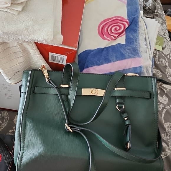 Purse - Picture 1 of 2